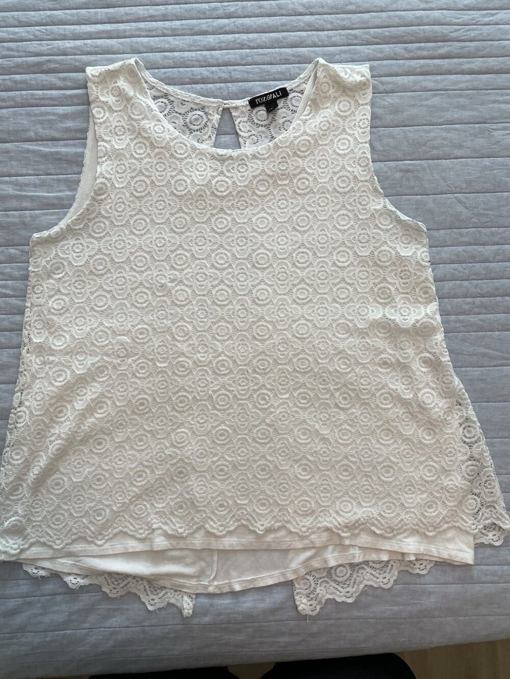 Roz & Ali Women's Blouse Size XL White Lace Scoop Neck Sleeveless Pullover. F7